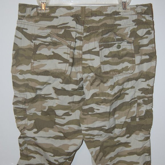 Ocean Pacific Size 13 Camo Capris - Picture 2 of 5